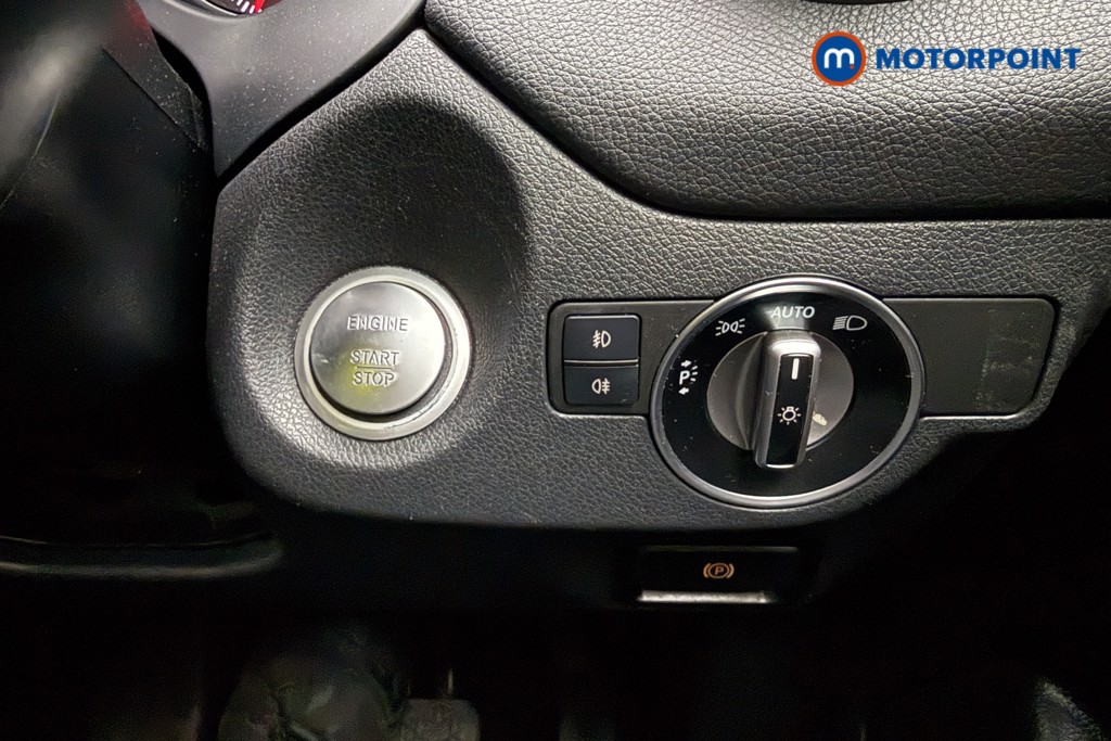 Mercedes-Benz GLA Urban Edition Automatic Petrol SUV - Stock Number (1642538) - 17th supplementary image