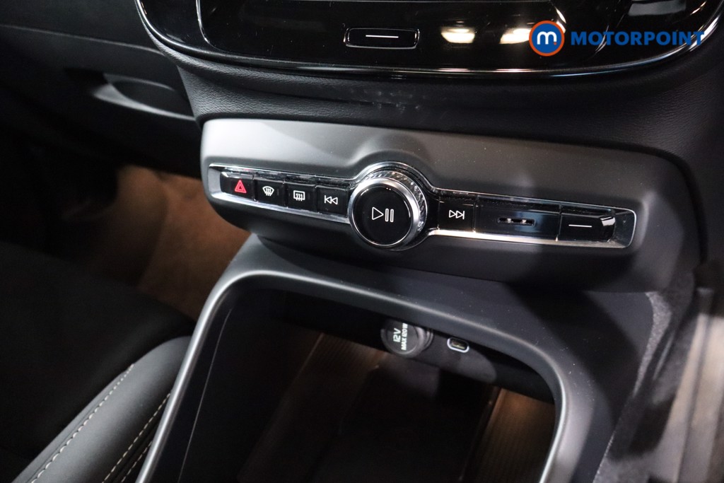 Volvo Xc40 Twin Ultimate Automatic Electric SUV - Stock Number (1642742) - 17th supplementary image