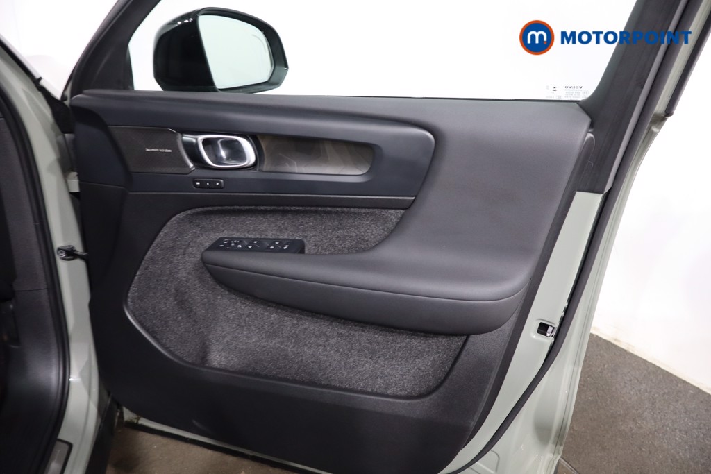 Volvo Xc40 Twin Ultimate Automatic Electric SUV - Stock Number (1642742) - 23rd supplementary image