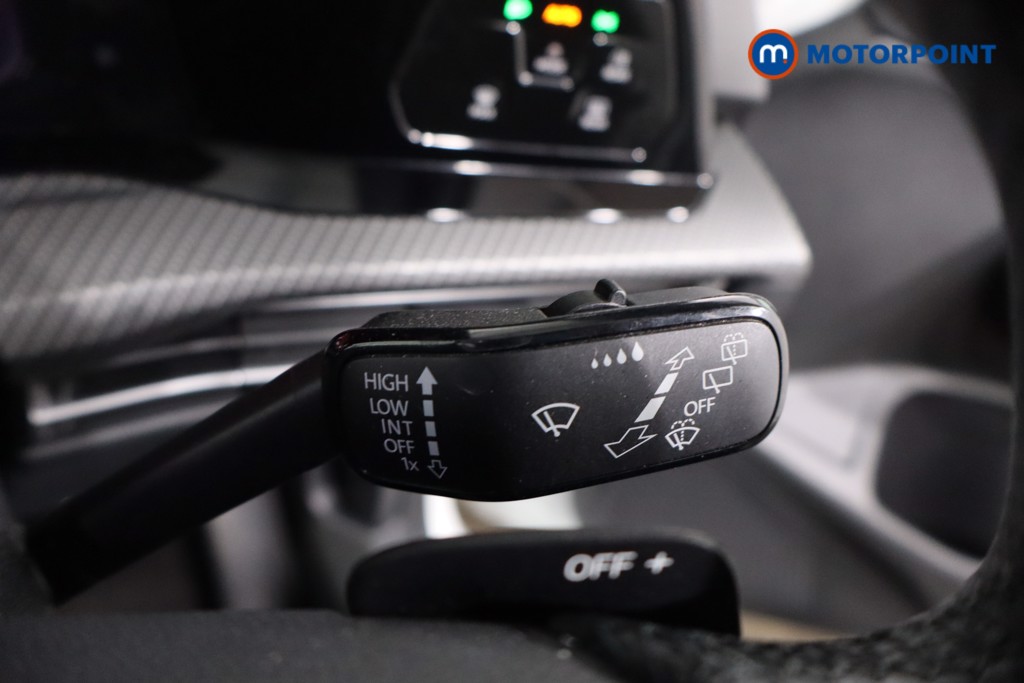 Volkswagen Golf R-Line Automatic Petrol Hatchback - Stock Number (1642754) - 16th supplementary image