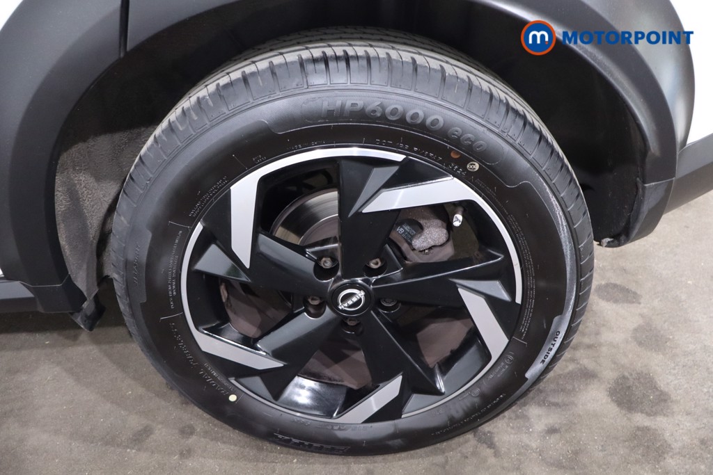 Nissan Juke N-Connecta Automatic Petrol SUV - Stock Number (1642801) - 12th supplementary image