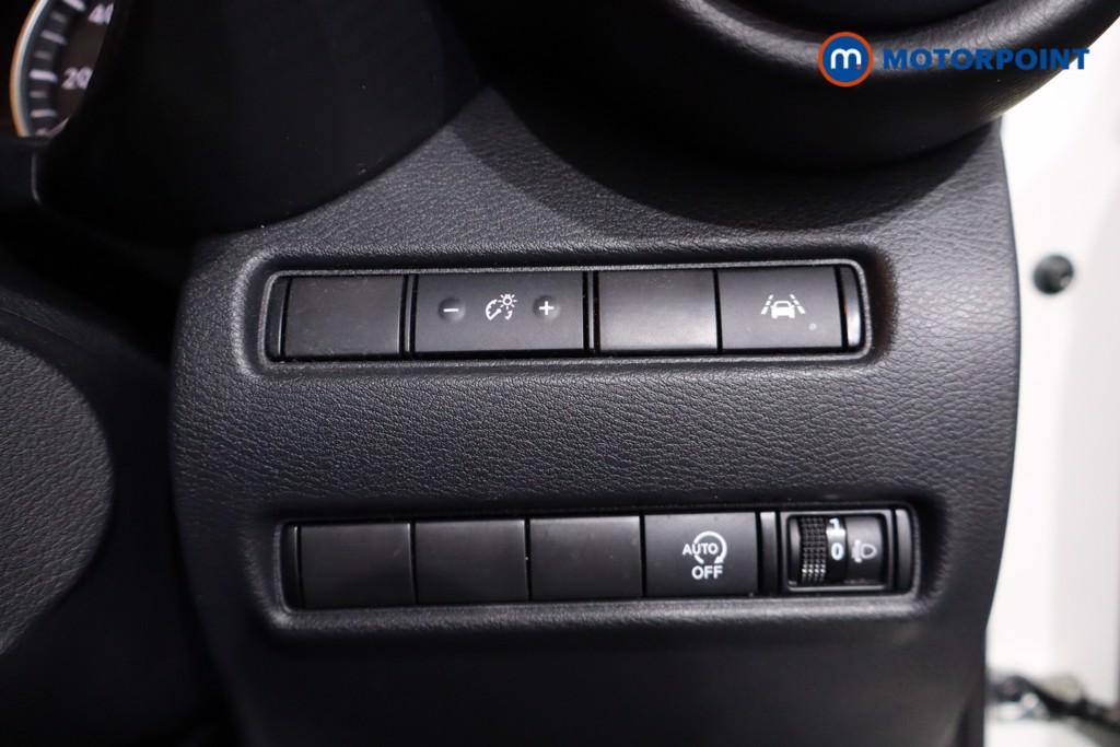 Nissan Juke N-Connecta Automatic Petrol SUV - Stock Number (1642801) - 17th supplementary image
