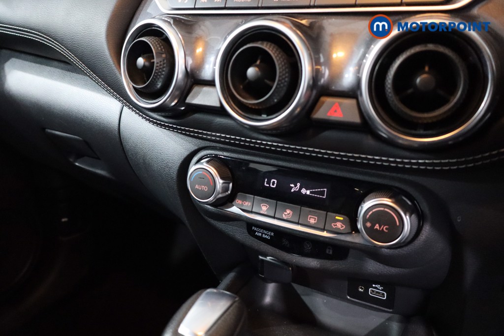 Nissan Juke N-Connecta Automatic Petrol SUV - Stock Number (1642801) - 19th supplementary image
