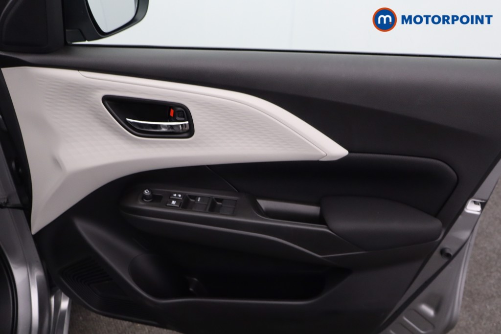 Suzuki Swift Motion Manual Petrol Hatchback - Stock Number (1643666) - 9th supplementary image