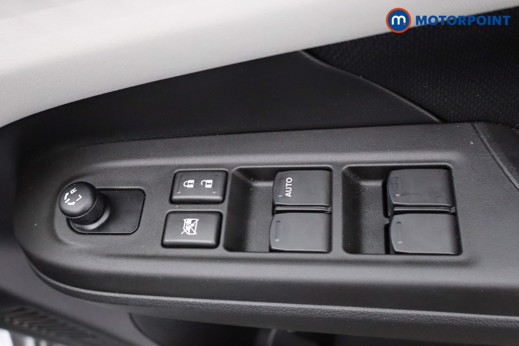 Suzuki Swift Motion Manual Petrol Hatchback - Stock Number (1643666) - 10th supplementary image