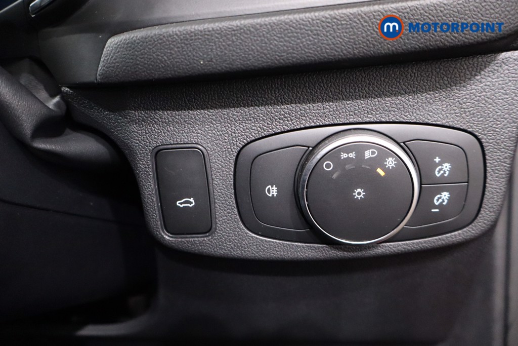 Ford Focus Active X Automatic Petrol Estate - Stock Number (1643854) - 16th supplementary image