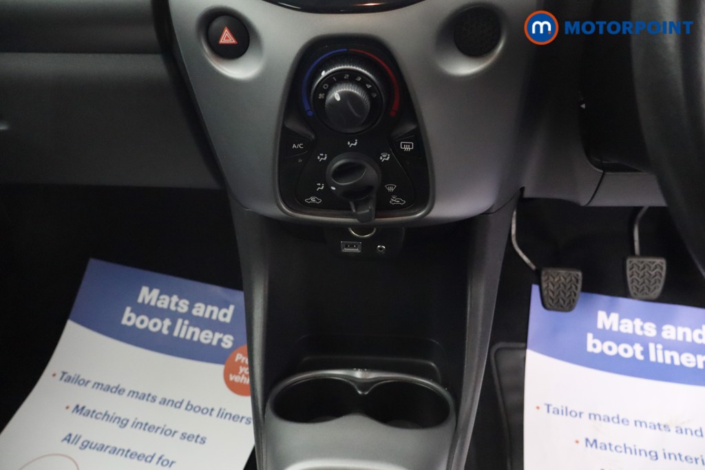 Toyota Aygo X-Play Manual Petrol Hatchback - Stock Number (1633913) - 9th supplementary image