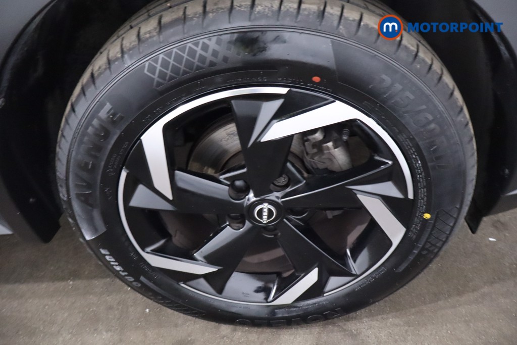 Nissan Juke N-Connecta Manual Petrol SUV - Stock Number (1635823) - 9th supplementary image
