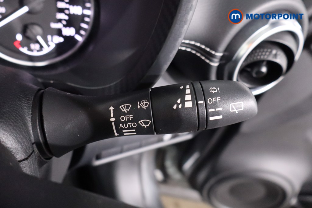 Nissan Juke N-Connecta Manual Petrol SUV - Stock Number (1635823) - 16th supplementary image