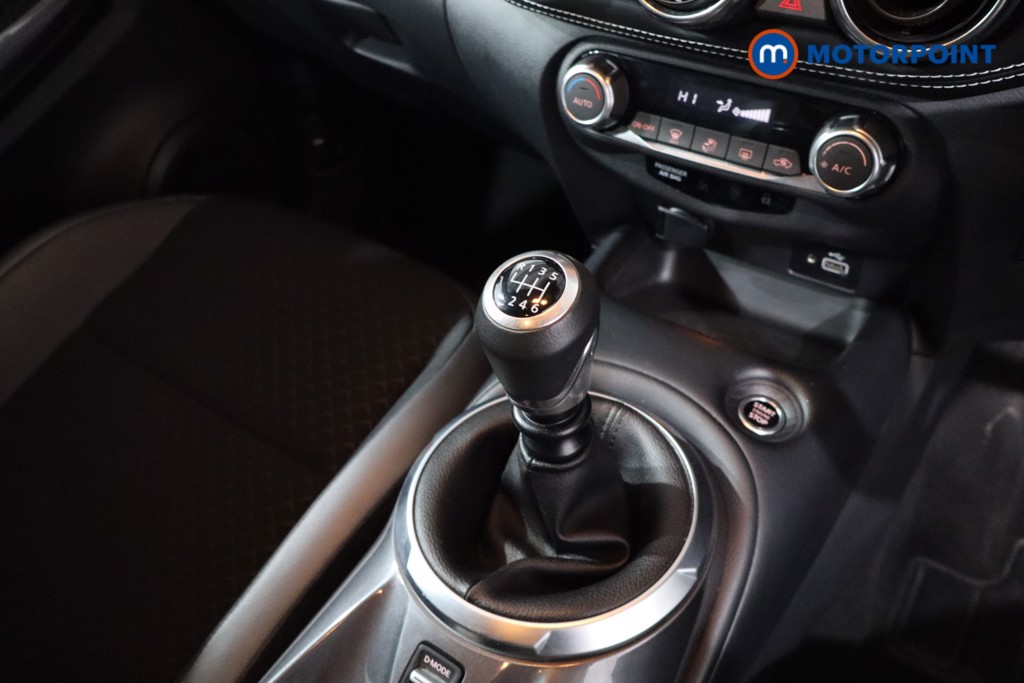 Nissan Juke N-Connecta Manual Petrol SUV - Stock Number (1635823) - 20th supplementary image