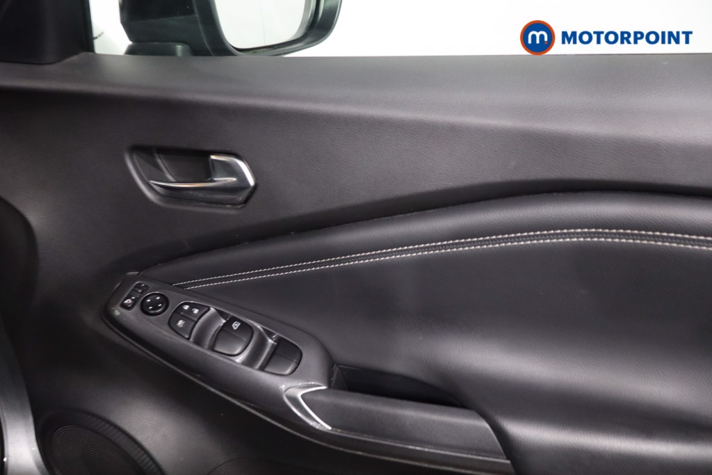 Nissan Juke N-Connecta Manual Petrol SUV - Stock Number (1635823) - 24th supplementary image