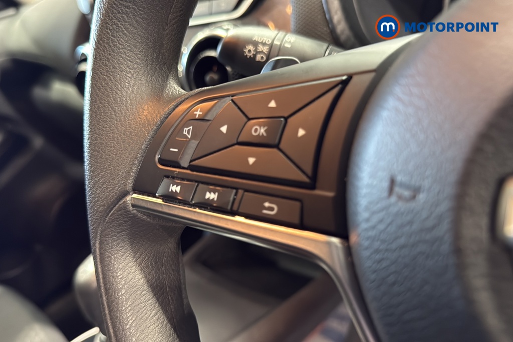 Nissan Juke Acenta Automatic Petrol SUV - Stock Number (1639434) - 4th supplementary image