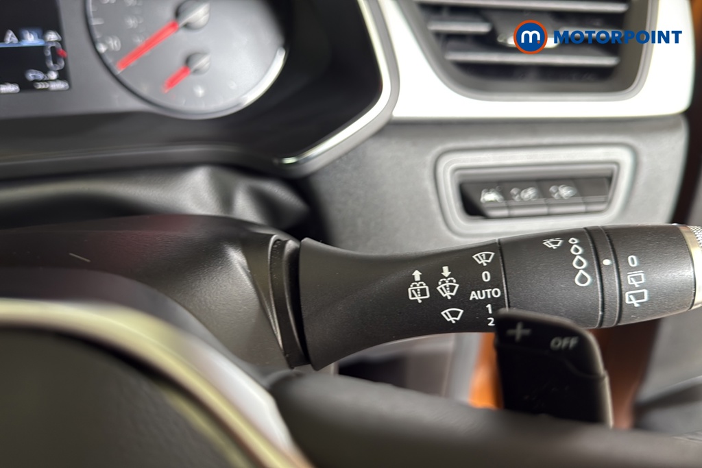Renault Captur Iconic Automatic Petrol SUV - Stock Number (1640327) - 6th supplementary image