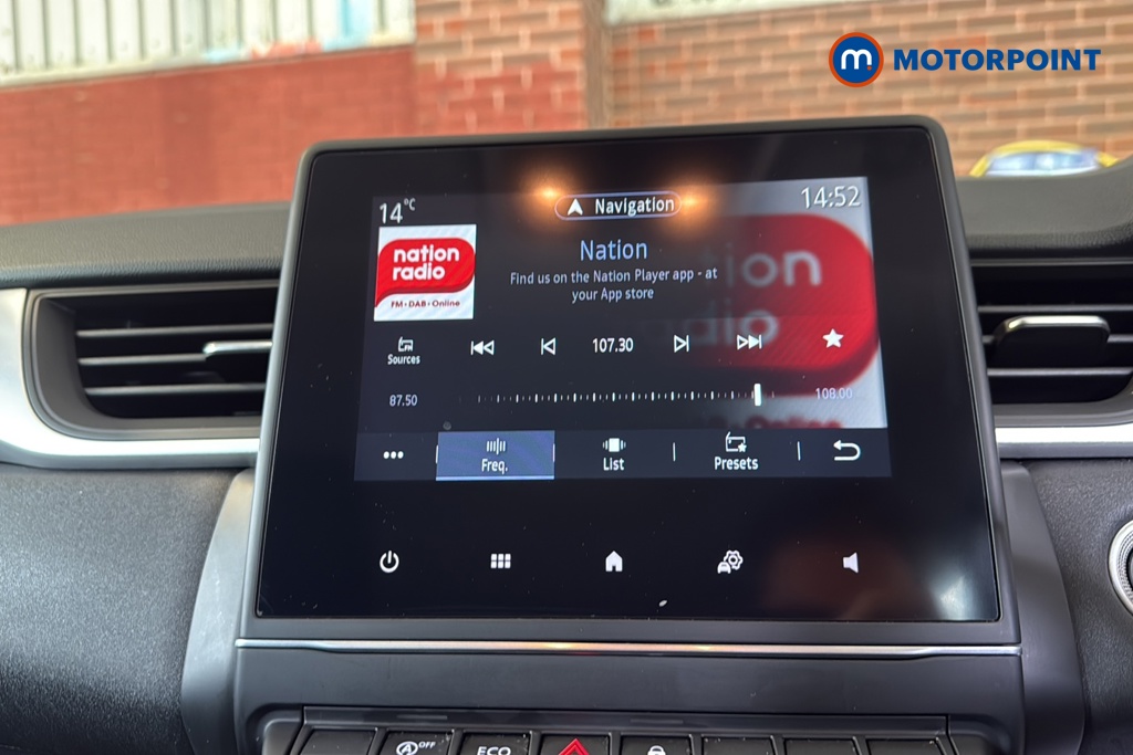 Renault Captur Iconic Automatic Petrol SUV - Stock Number (1640327) - 8th supplementary image