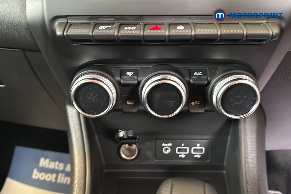 Renault Captur Iconic Automatic Petrol SUV - Stock Number (1640327) - 12th supplementary image