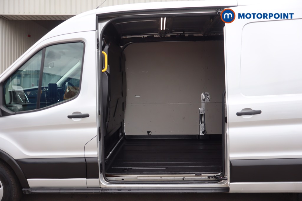 Ford Transit Limited Automatic Diesel Medium Roof Van - Stock Number (1640330) - 3rd supplementary image