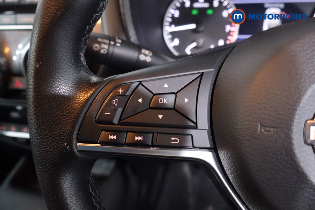 Nissan Juke N-Connecta Manual Petrol SUV - Stock Number (1642487) - 7th supplementary image