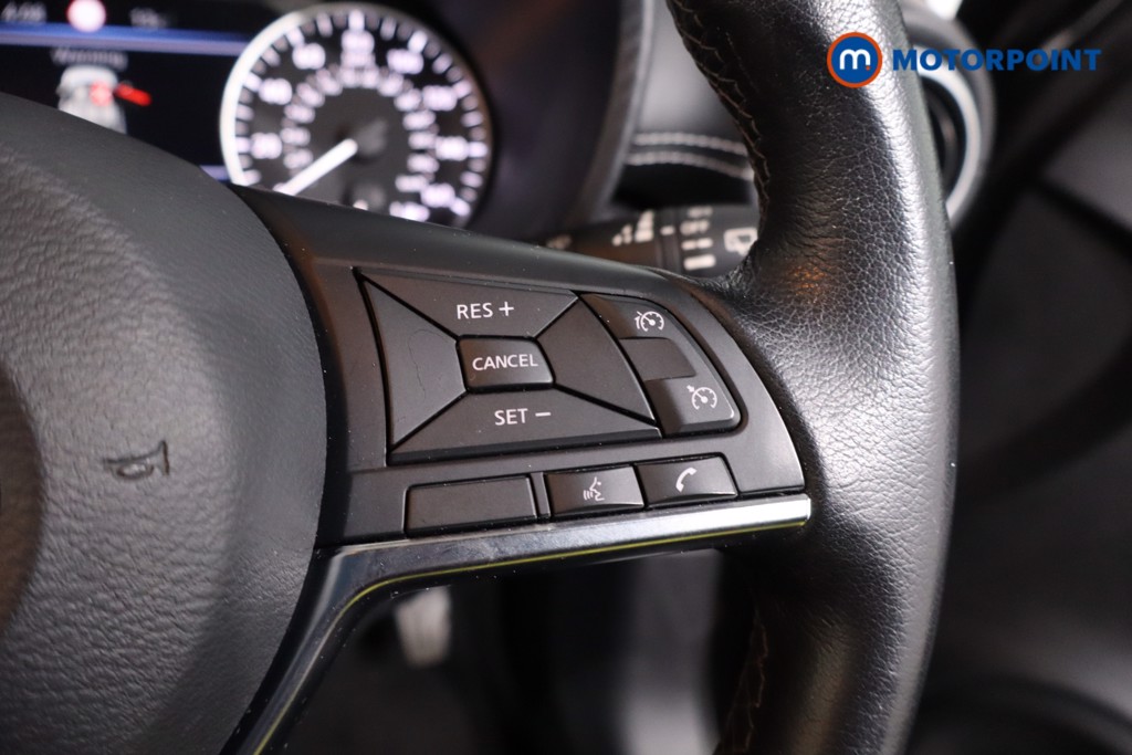 Nissan Juke N-Connecta Manual Petrol SUV - Stock Number (1642487) - 8th supplementary image
