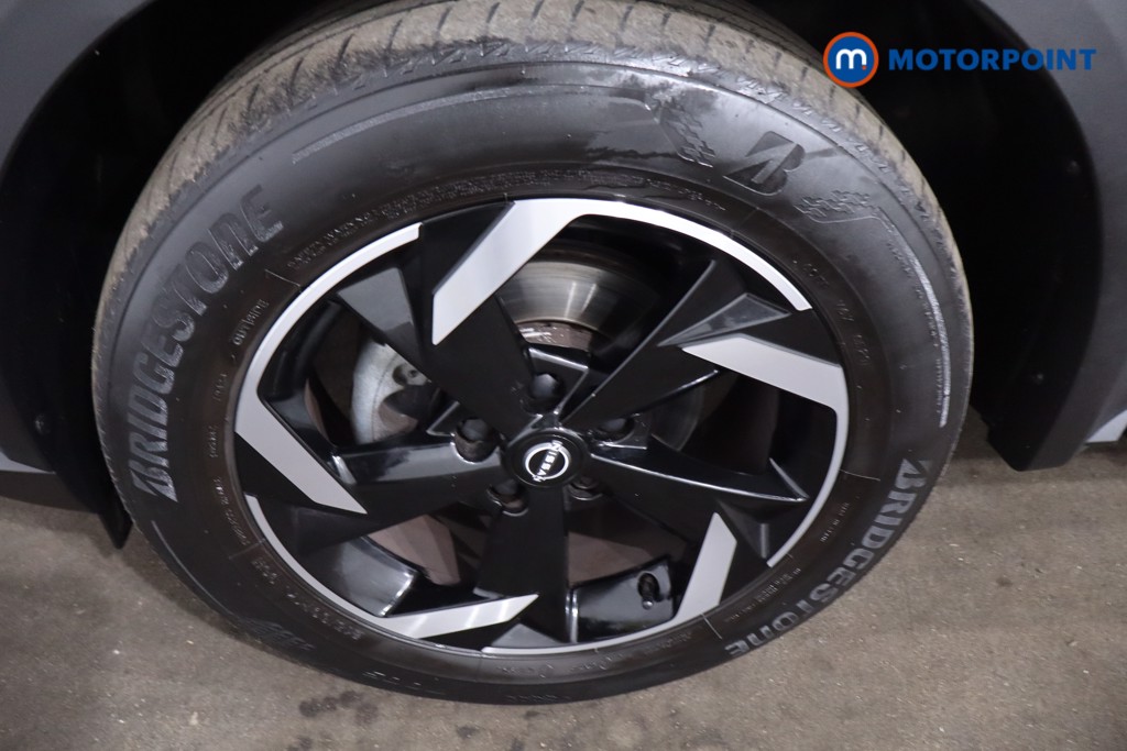 Nissan Juke N-Connecta Manual Petrol SUV - Stock Number (1642487) - 9th supplementary image