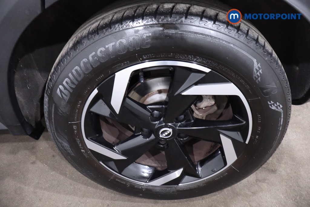 Nissan Juke N-Connecta Manual Petrol SUV - Stock Number (1642487) - 12th supplementary image