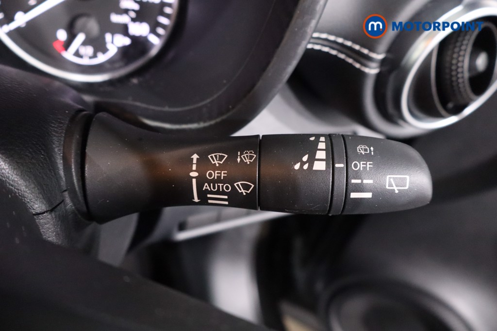 Nissan Juke N-Connecta Manual Petrol SUV - Stock Number (1642487) - 14th supplementary image