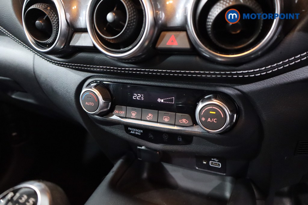 Nissan Juke N-Connecta Manual Petrol SUV - Stock Number (1642487) - 17th supplementary image
