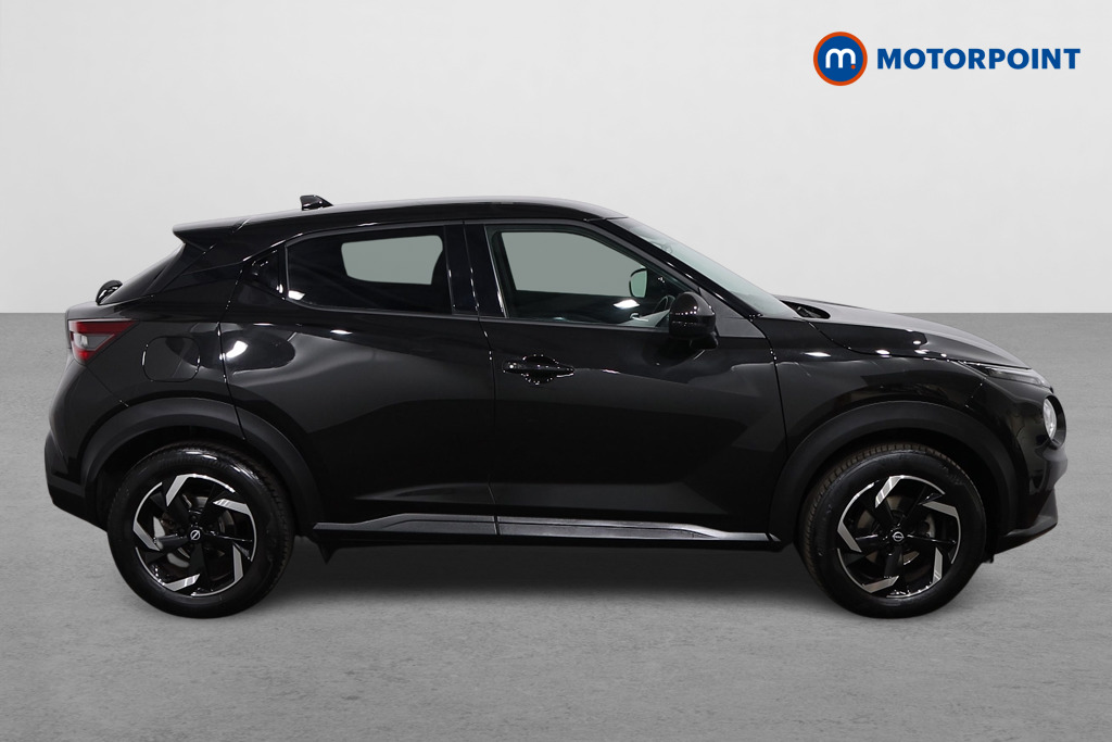 Nissan Juke N-Connecta Manual Petrol SUV - Stock Number (1642487) - Drivers side