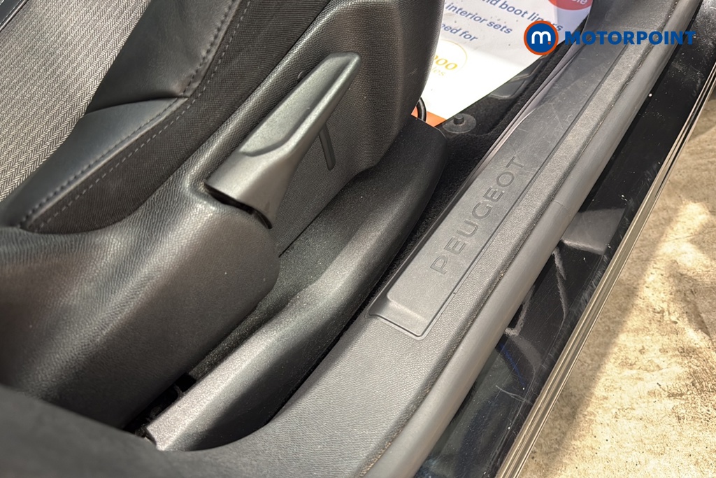 Peugeot 3008 Allure Premium Manual Diesel SUV - Stock Number (1644316) - 24th supplementary image