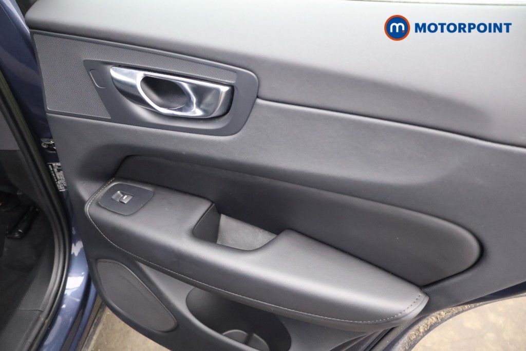 Volvo Xc60 Core Automatic Petrol SUV - Stock Number (1635119) - 16th supplementary image