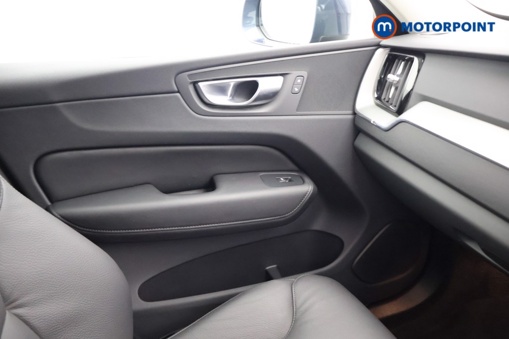 Volvo Xc60 Core Automatic Petrol SUV - Stock Number (1635221) - 10th supplementary image