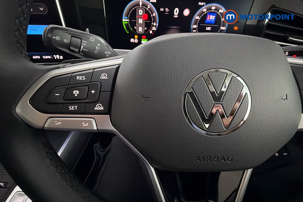 Volkswagen Passat Life Automatic Petrol Plug-In Hybrid Estate - Stock Number (1632883) - 3rd supplementary image