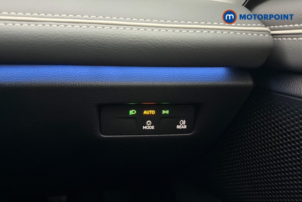 Volkswagen Passat Life Automatic Petrol Plug-In Hybrid Estate - Stock Number (1632883) - 18th supplementary image
