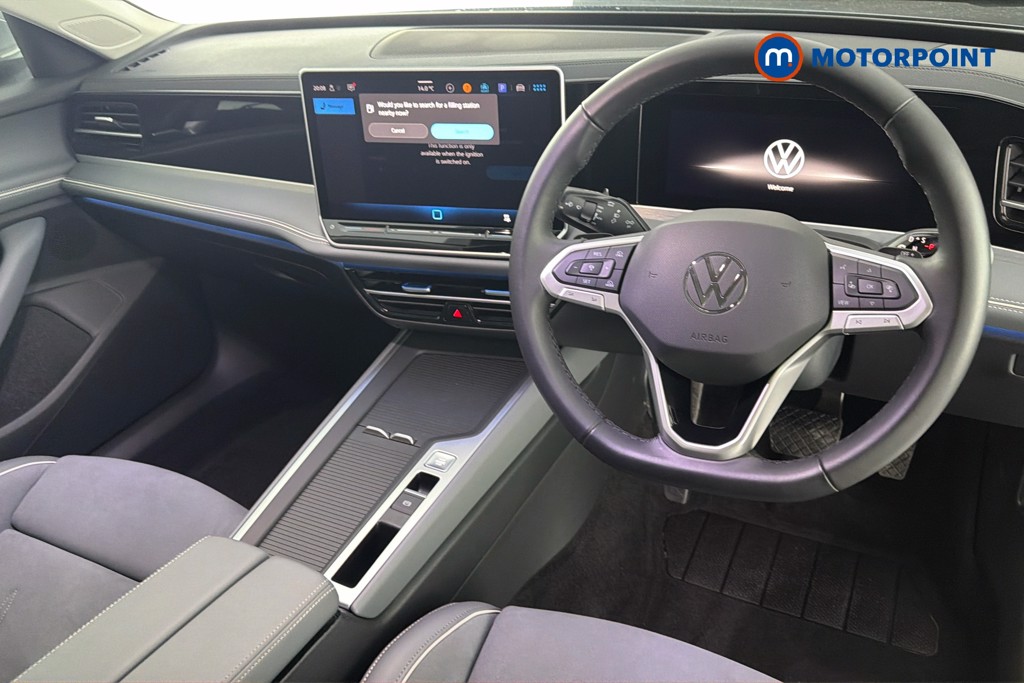 Volkswagen Passat Life Automatic Petrol Plug-In Hybrid Estate - Stock Number (1632883) - 1st supplementary image