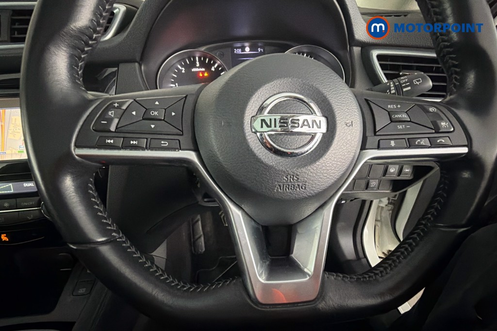 Nissan Qashqai Tekna Manual Diesel SUV - Stock Number (1634755) - 5th supplementary image