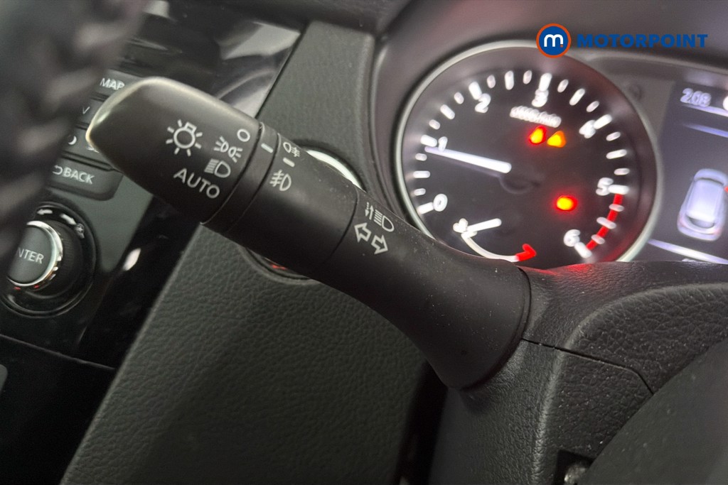 Nissan Qashqai Tekna Manual Diesel SUV - Stock Number (1634755) - 6th supplementary image