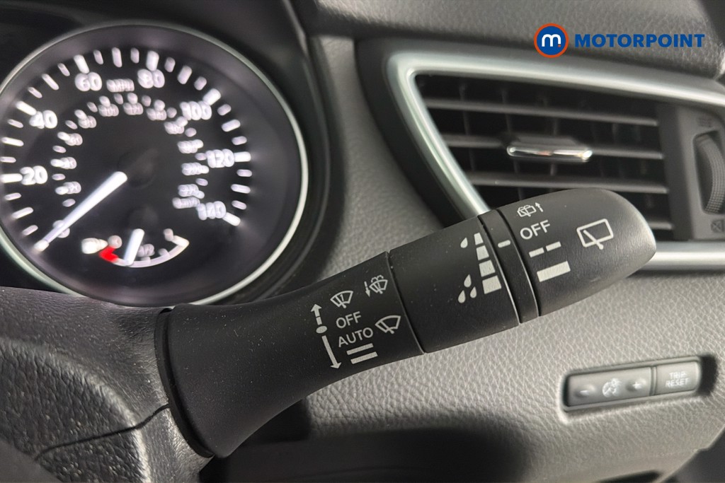Nissan Qashqai Tekna Manual Diesel SUV - Stock Number (1634755) - 7th supplementary image