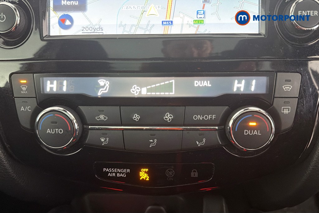 Nissan Qashqai Tekna Manual Diesel SUV - Stock Number (1634755) - 12th supplementary image