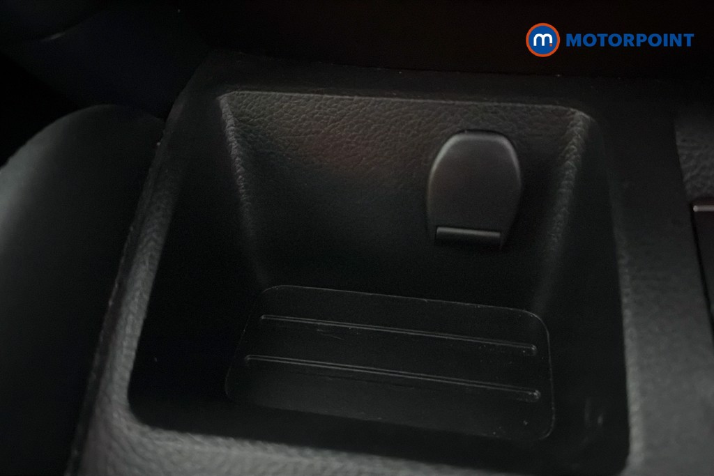 Nissan Qashqai Tekna Manual Diesel SUV - Stock Number (1634755) - 17th supplementary image