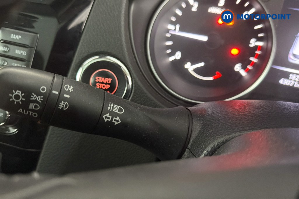 Nissan Qashqai Tekna Manual Diesel SUV - Stock Number (1634755) - 18th supplementary image