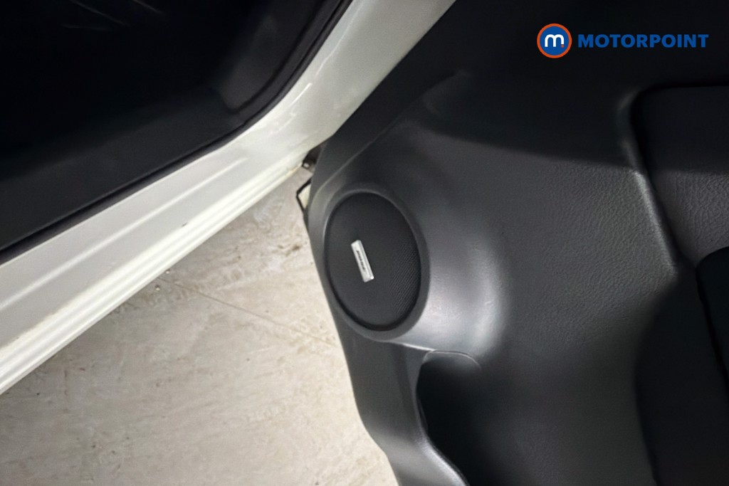 Nissan Qashqai Tekna Manual Diesel SUV - Stock Number (1634755) - 21st supplementary image