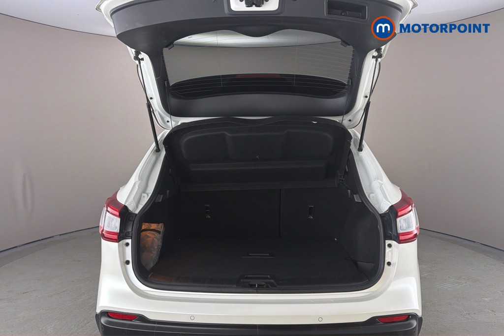 Nissan Qashqai Tekna Manual Diesel SUV - Stock Number (1634755) - 33rd supplementary image