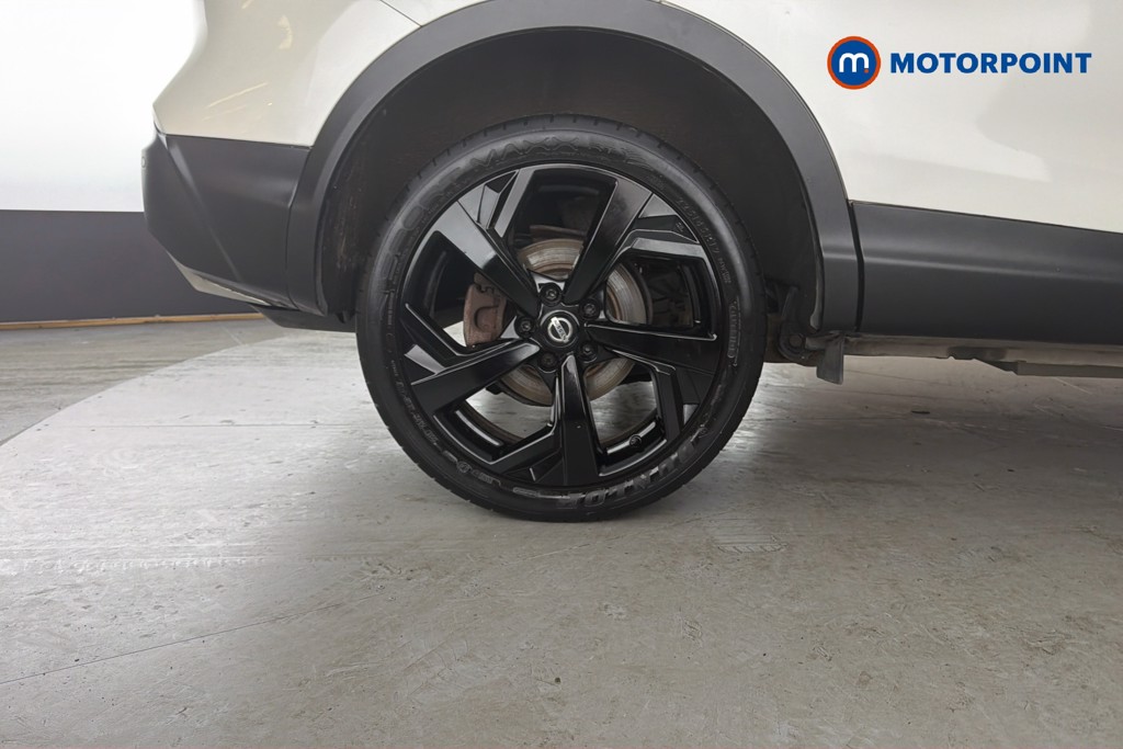 Nissan Qashqai Tekna Manual Diesel SUV - Stock Number (1634755) - 49th supplementary image