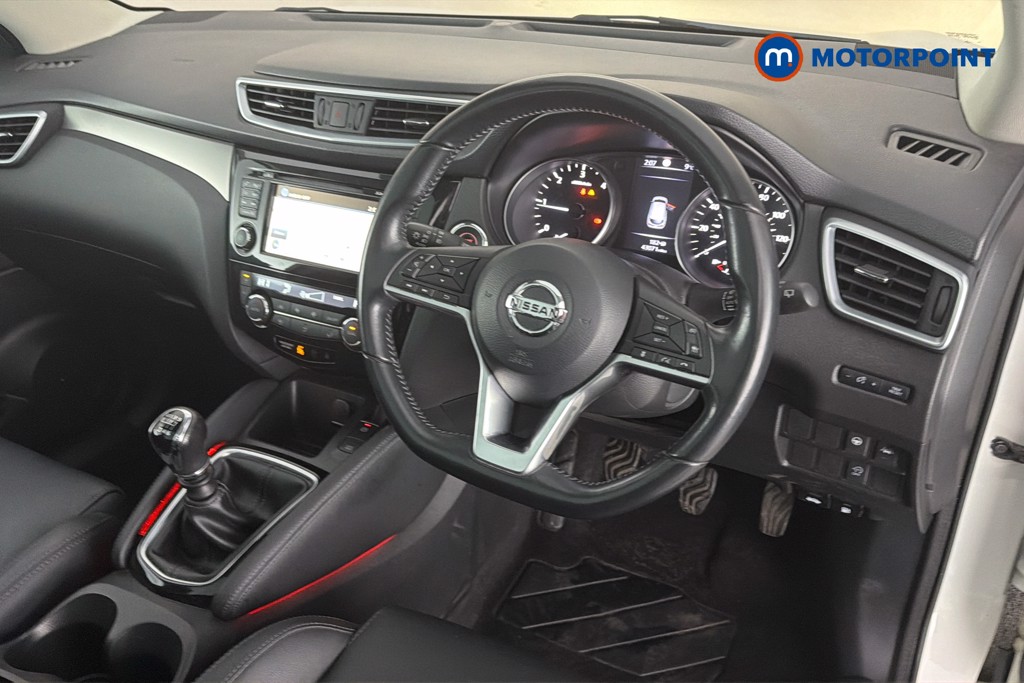 Nissan Qashqai Tekna Manual Diesel SUV - Stock Number (1634755) - 1st supplementary image
