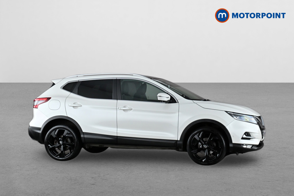 Nissan Qashqai Tekna Manual Diesel SUV - Stock Number (1634755) - Drivers side