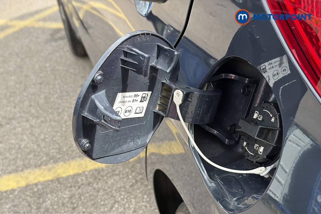 Hyundai I10 Advance Automatic Petrol Hatchback - Stock Number (1635707) - 41st supplementary image