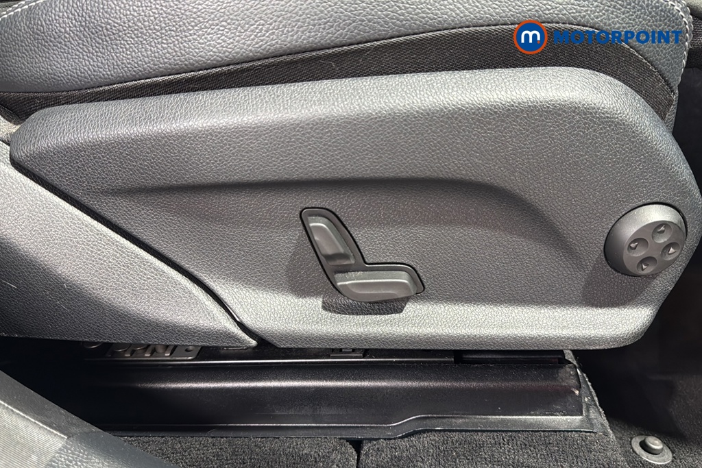 Mercedes-Benz GLC Amg Line Automatic Petrol SUV - Stock Number (1638372) - 23rd supplementary image
