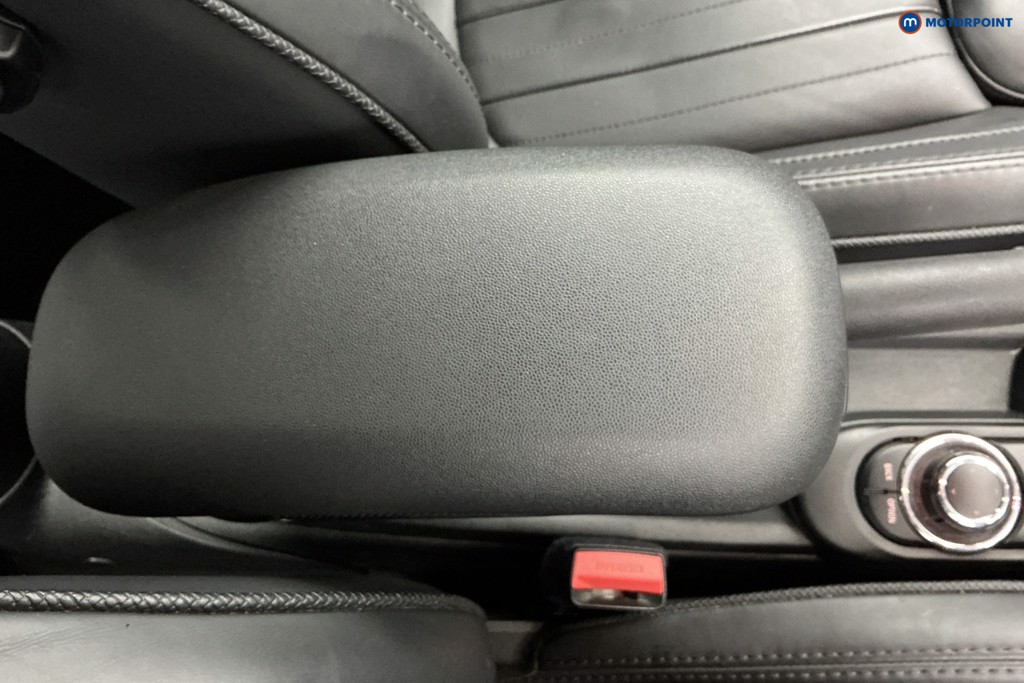 Mini Hatchback Cooper Exclusive Automatic Petrol Hatchback - Stock Number (1639168) - 13th supplementary image
