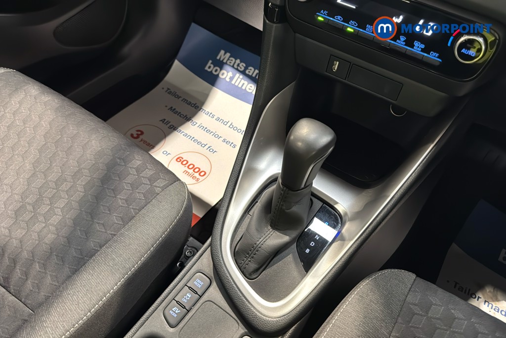 Toyota Yaris Design Automatic Petrol-Electric Hybrid Hatchback - Stock Number (1640916) - 15th supplementary image