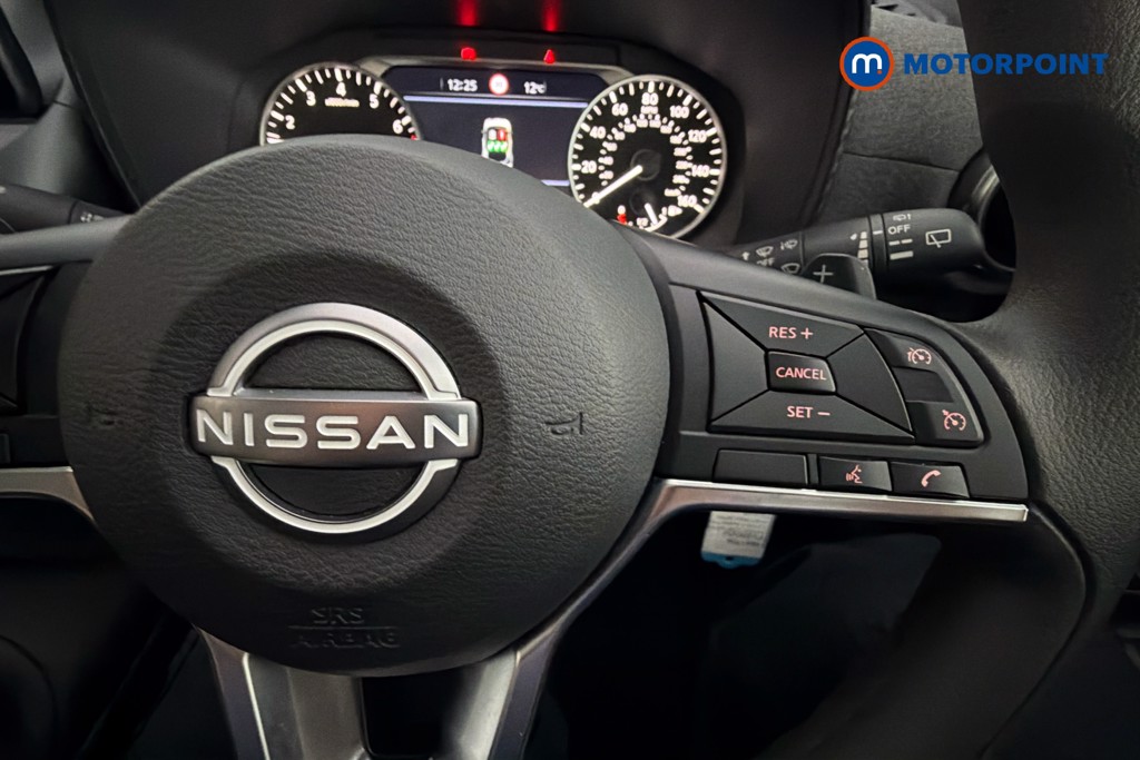 Nissan Juke Acenta Premium Automatic Petrol SUV - Stock Number (1641706) - 4th supplementary image