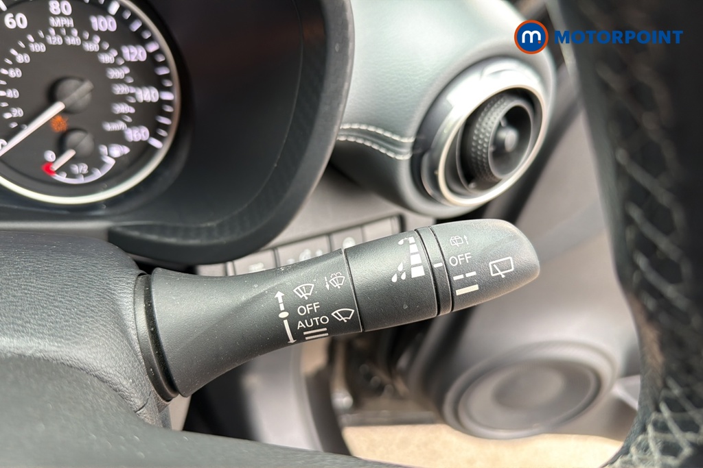 Nissan Juke Tekna Manual Petrol SUV - Stock Number (1641764) - 6th supplementary image